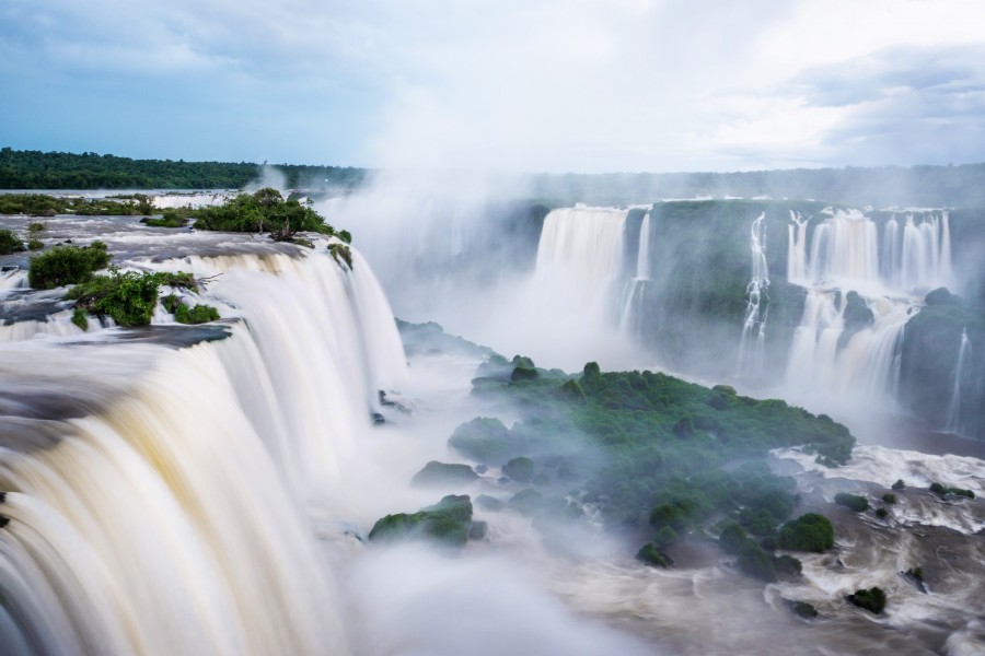 Quelles sont les activités à ne pas manquer aux chutes d'Iguazu pour une expérience inoubliable ?