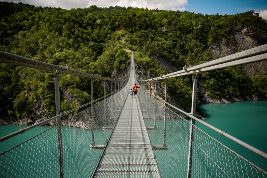 Tout savoir sur la passerelle de l'Ébron : une expérience unique