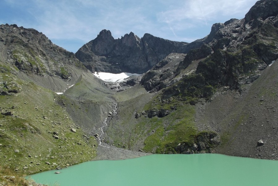 Faire une randonnée pour voir le merveilleux lac blanc